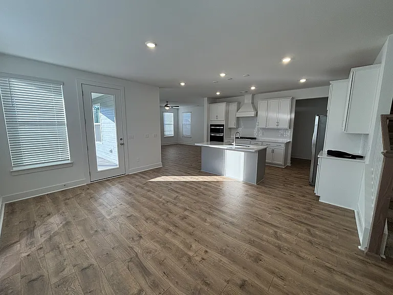 1008 Timothy Ln — Photo 1