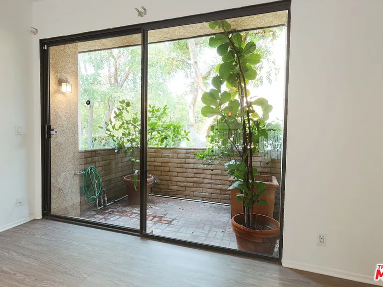 21821 Burbank Blvd #151 — Photo 9