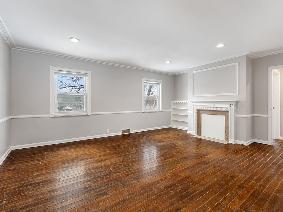 1st image of 220 Hudson Ave APT C