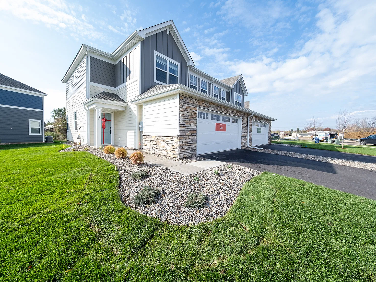203rd Street West, Lakeville (11154) Mj Er1 *Hwp* - 1 — Photo 2
