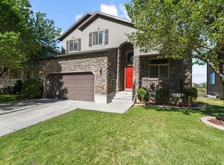 10559 N Sugarloaf Dr, Cedar Hills, UT 84062