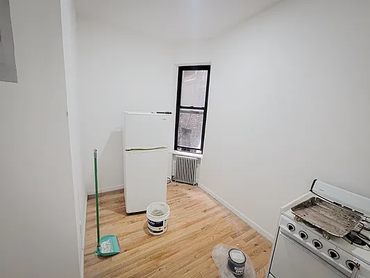 Rented by Premier One Realty LLC | media 7