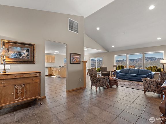 5th image of 1264 Wheatridge Drive