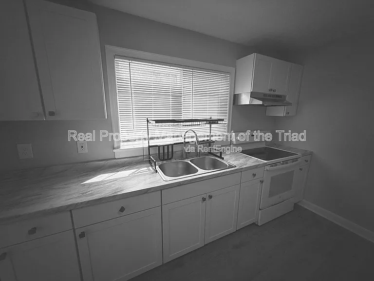 828 Circle Dr — Photo 15