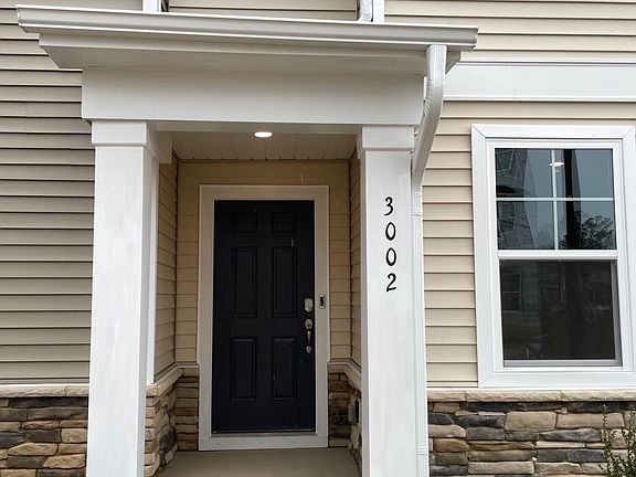 2nd image of 3002 Honeymyrtle Ln