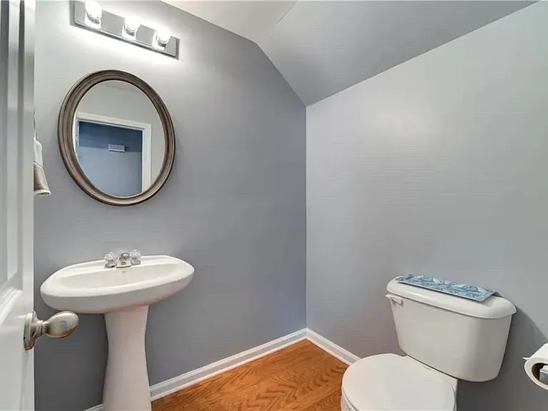 2820 Mayfair Dr — Photo 9