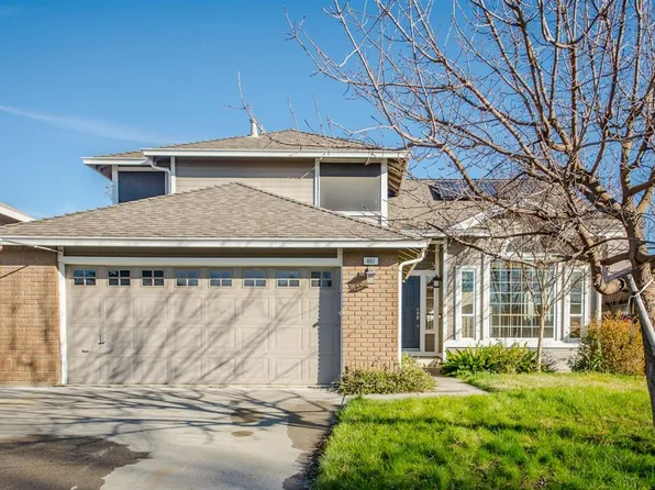 851 Oak Brook Dr, Vacaville, CA 95687