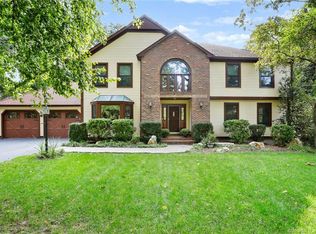 18 Caldron Dr, Trumbull, CT 06611