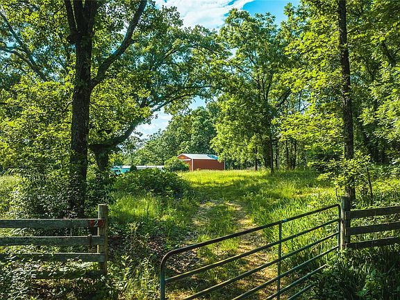 4th image of 429 County Road 611