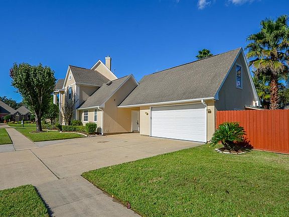 2nd image of 2323 Green Tee Dr