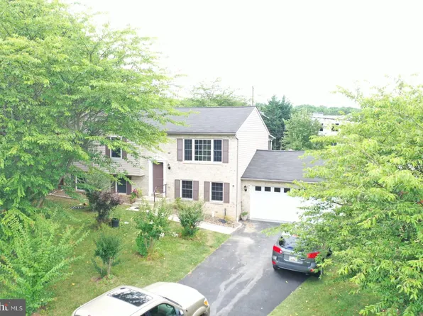 13107 Hyacinth Ct, Hagerstown, MD 21742