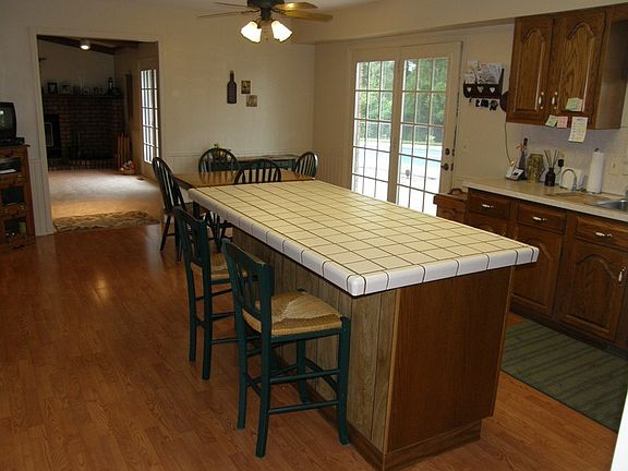 5th image of 7710 Laurie Ln N
