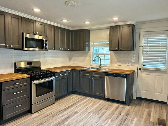 3rd image of 503 N Montgomery St