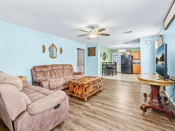 2nd image of 11334 Woodlore Dr