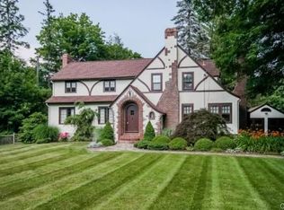 10 Porters Hill Rd, Trumbull, CT 06611