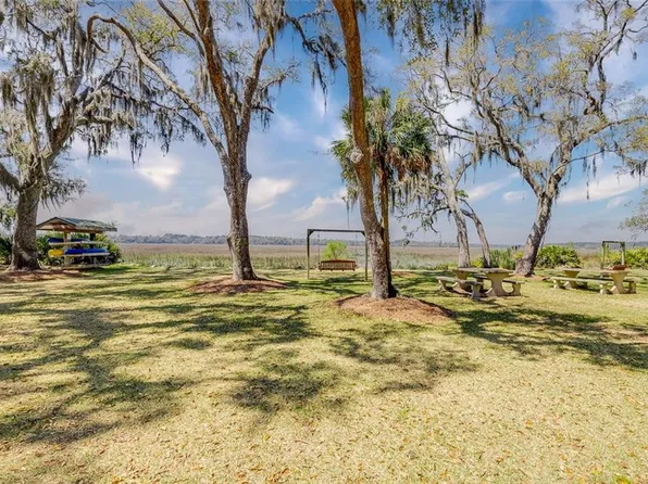 581 Coopers Point Dr, Townsend, GA 31331