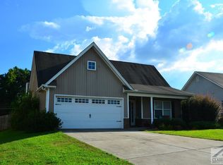 82 Manchester Ln, Jefferson, GA 30549