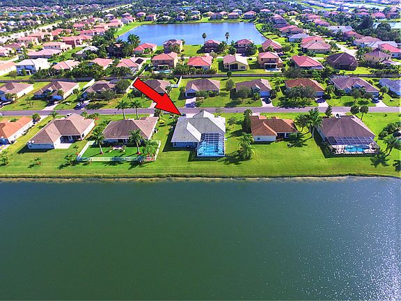 2nd image of 995 Southlakes Way SW