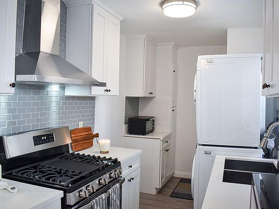 5th image of 11305 1/2 S Burin Ave
