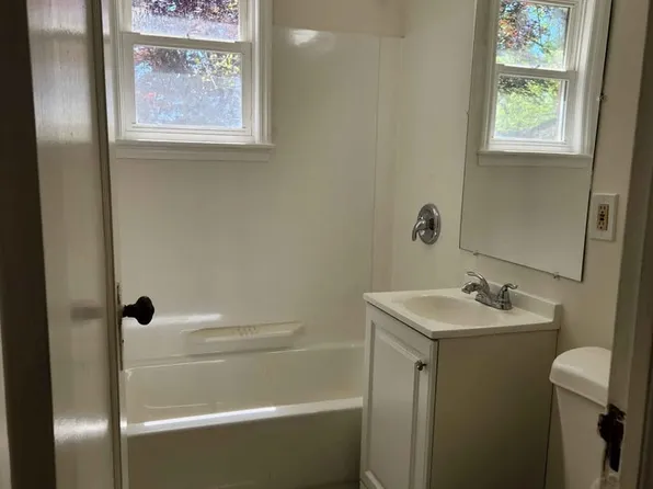 28 Corbin Ct APT 3, Wilmington, DE 19805