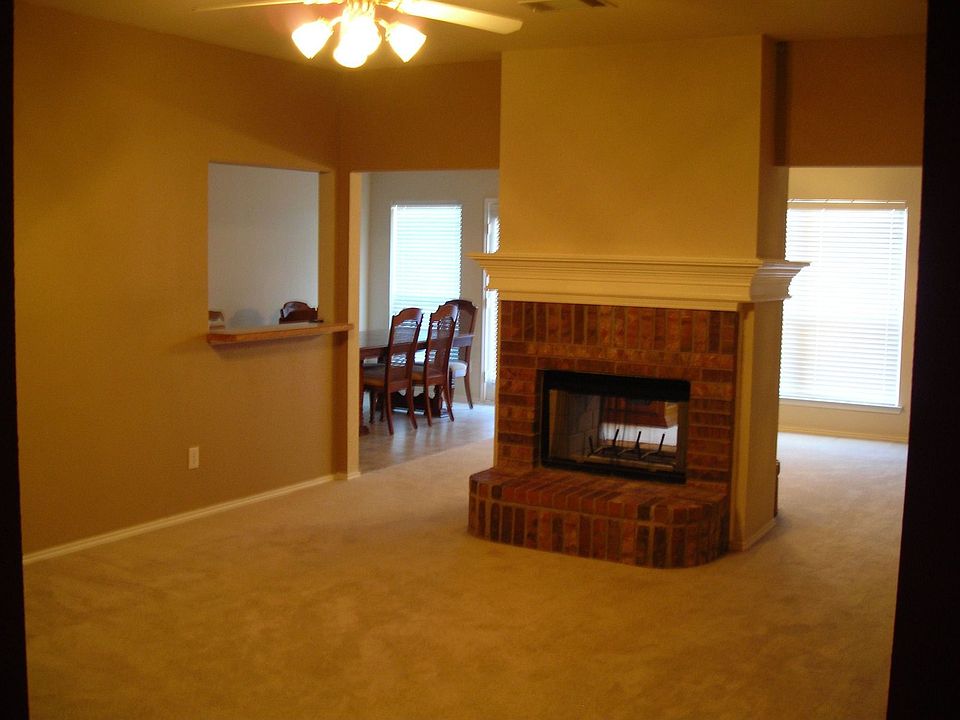 2nd image of 4417 Shady Elm Dr