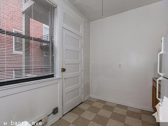 2nd image of 719 W Barry Ave #423
