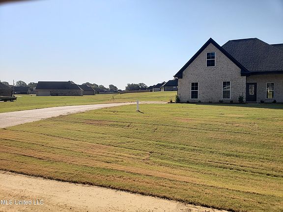 3rd image of 312 Rocky Creek Dr