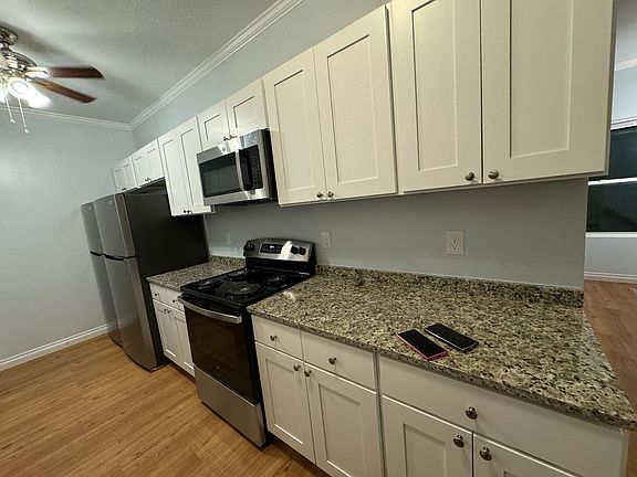 3rd image of 1114 Judson Ct
