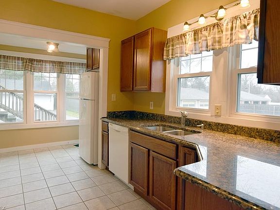 3rd image of 331 Perkinswood Blvd SE