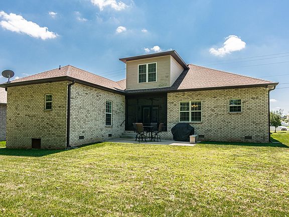 3rd image of 480 Lucy Cir