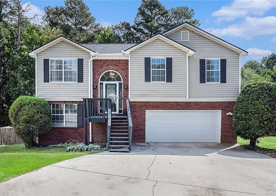 1st image of 2128 Silver Thorn Ct