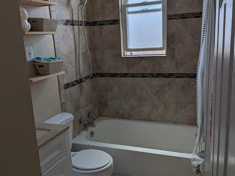 4061 N Melvina Ave #3 — Photo 8