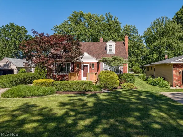 1455 Canterbury Rd, Westlake, OH 44145