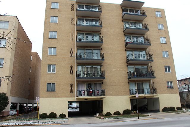 1st image of 2930 N Harlem Ave APT 2D