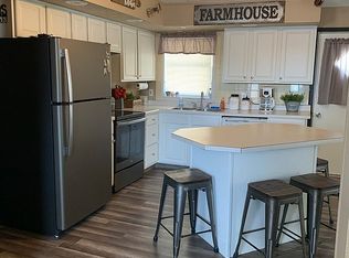 707 4th St, Fulton, IL 61252