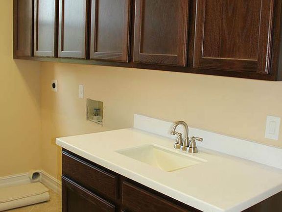 7928 Plantation Lakes Utility Room