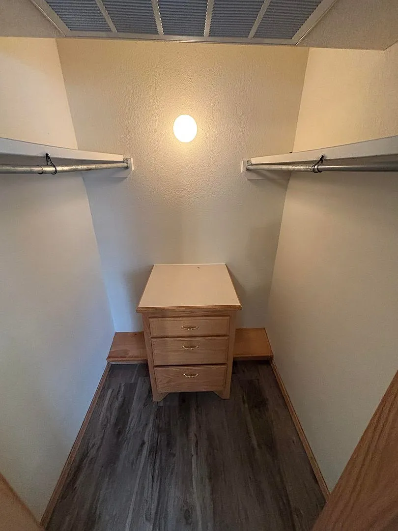 Wellsprings Studio Apartments — Photo 4