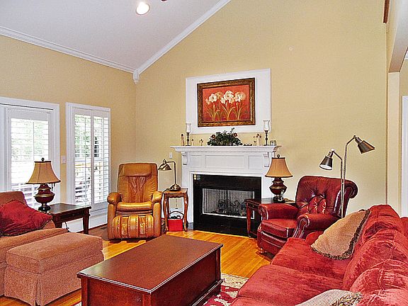 5th image of 1832 Wedowee Ct