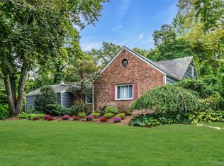 6 Harmony Rd, Huntington, NY 11743