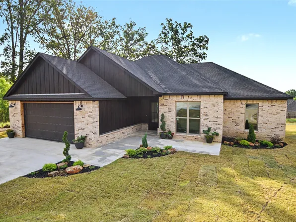 685 Woodlands Dr, Tahlequah, OK 74464