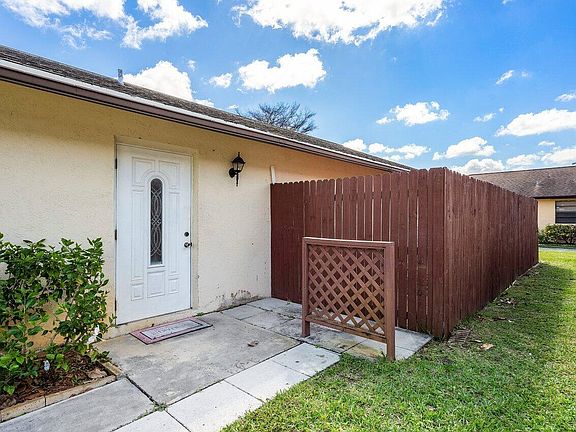 3rd image of 5356 Mendoza St