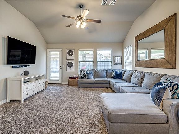 4th image of 18505 Agua Dr