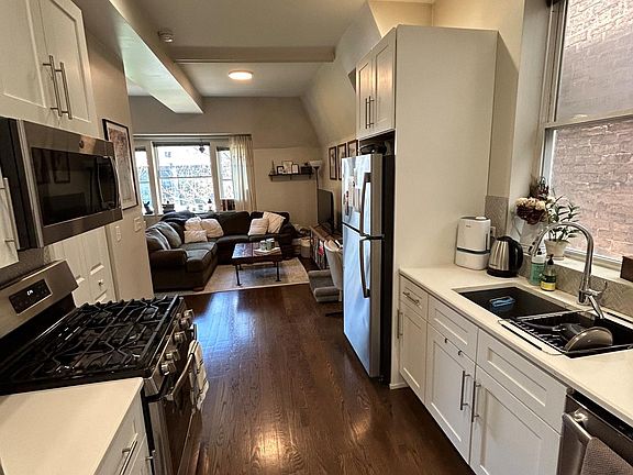 2nd image of 425 W St James Pl #3F