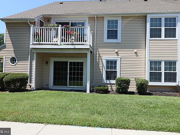 2nd image of 105 Devonshire Ct