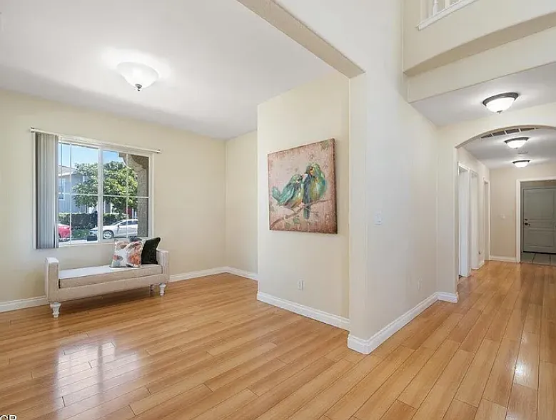 4 bed, 1832 sqft, $4,300 — Photo 4