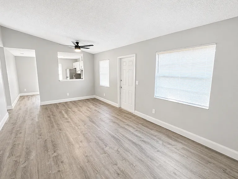 3133 Huron Ave #A — Photo 2