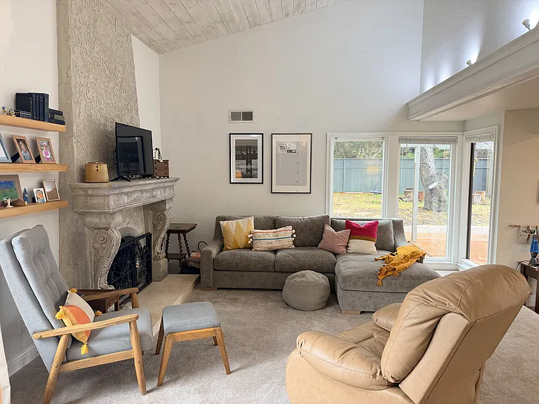 2471 Tierra Dr — Photo 3