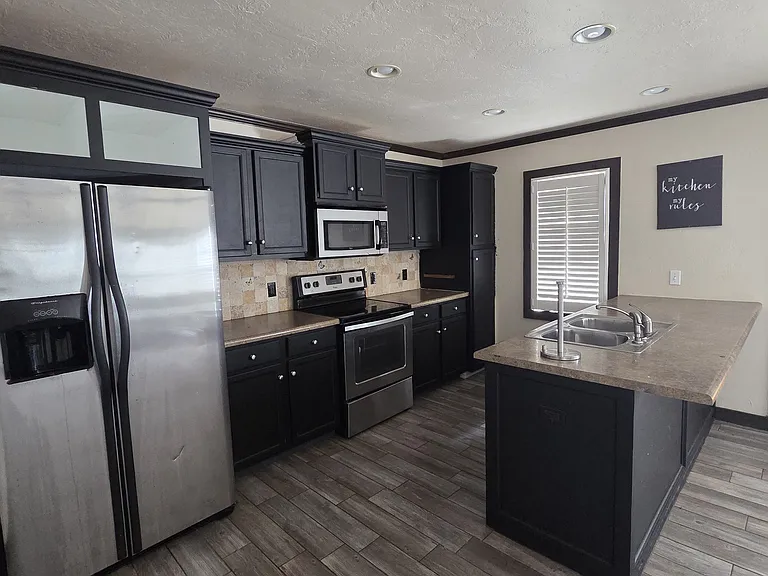 215 E Myrtle Dr — Photo 7