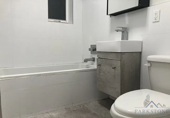 1 bed, 650 sqft, $1,743 — Photo 3