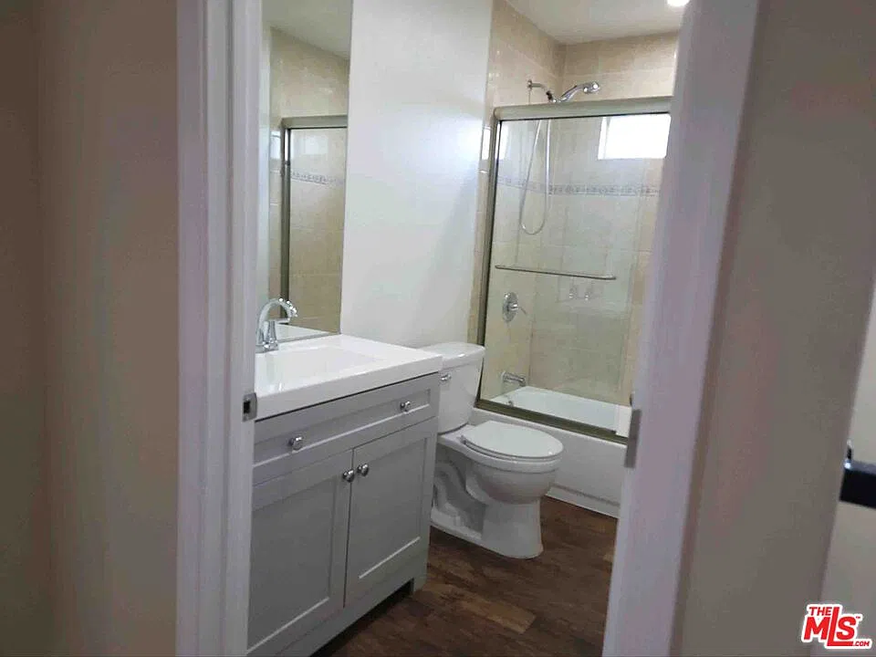 5 bed, 3.5 bath, 2000 sqft, $4,850 — Photo 4